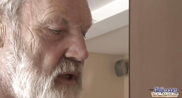 khoa vương sex Anh ta có một con gà trống phim sex 2021 nga trong mông.